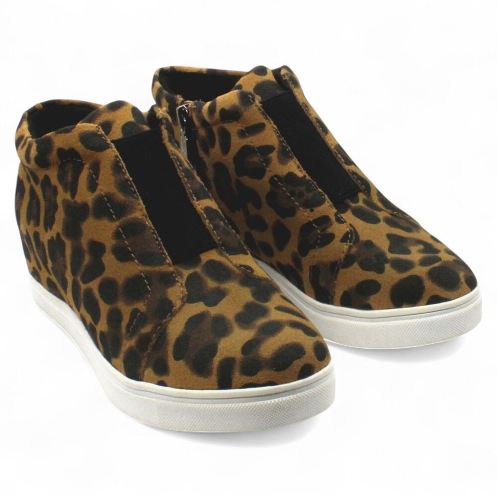 AQUA COLLEGE Athletic Sneakers